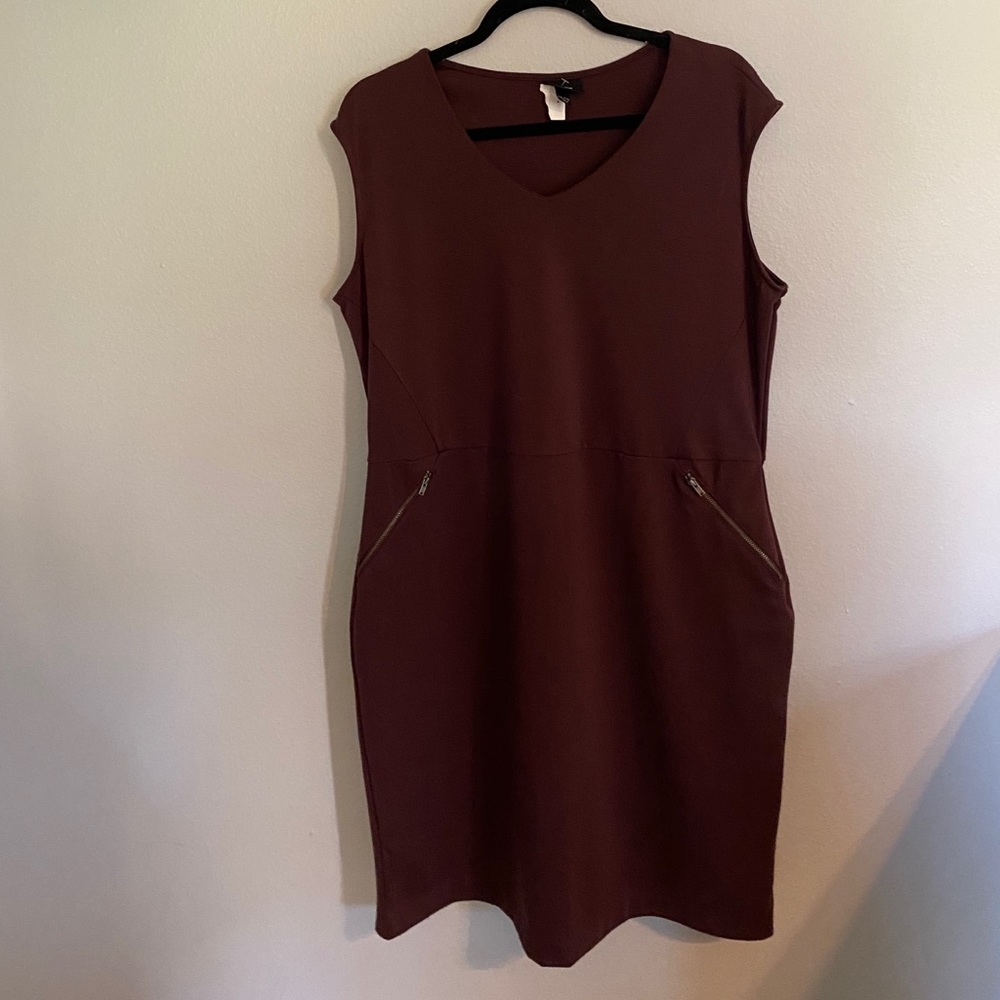 Burgundy Sleeveless Dress with Zipper Pockets